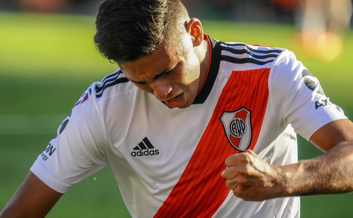 El delantero que debutó con un gol en el Monumental y no tuvo más chances en Primera.