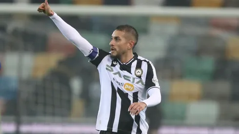 Mientras suena como posible regreso, el Tucu sigue destacándose en la Serie A de Italia.