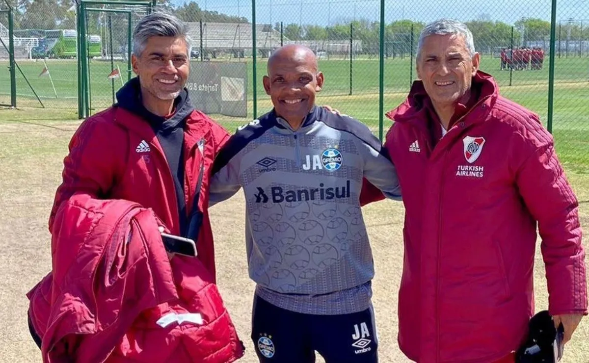 El Pichi Escudero junto a Hernán Díaz, pilares del trabajo en la Reserva millonaria.