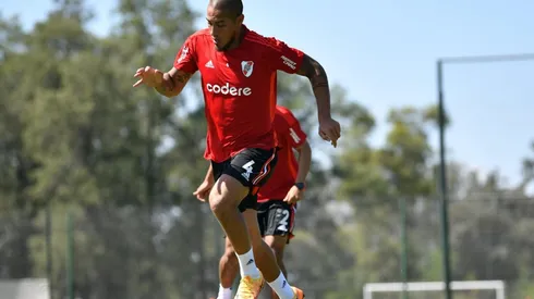 El plantel de River trabajó con pelota en el predio de Ezeiza.