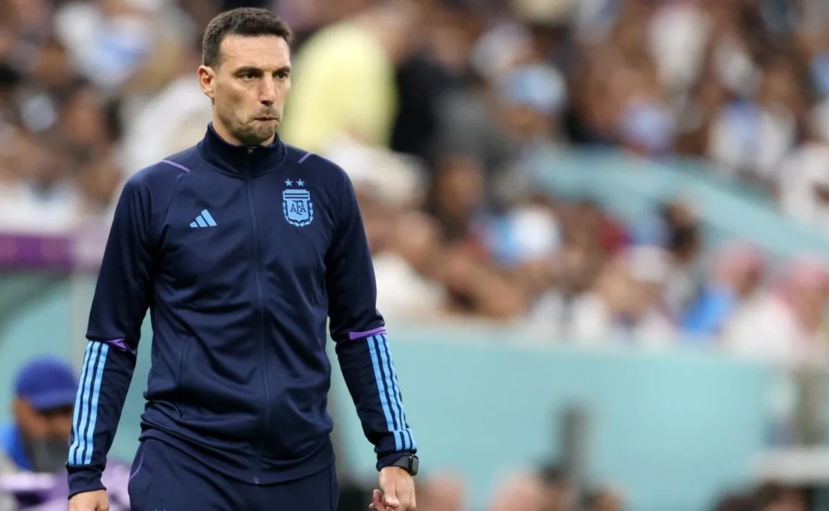 Lionel Scaloni probó nuevamente con línea de cuatro para enfrentar a Croacia.