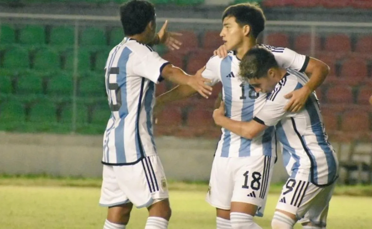 El delantero juvenil de River marcó un golazo con la Selección Sub 17.