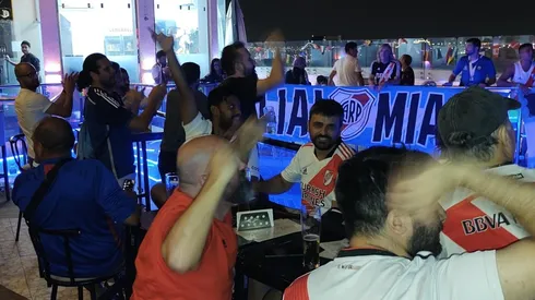 Los hinchas millonarios se autoconvocaron para celebrar el 9 de diciembre en Qatar.