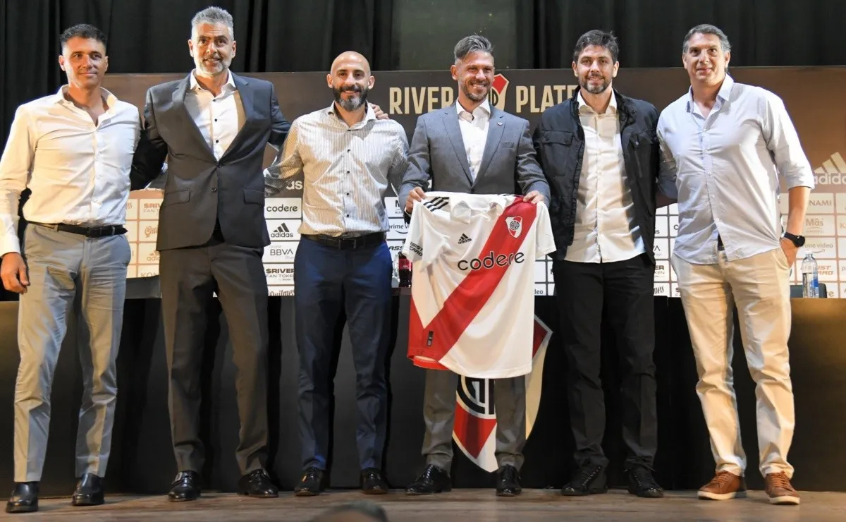 El nuevo cuerpo técnico del Más Grande con Demichelis a la cabeza.