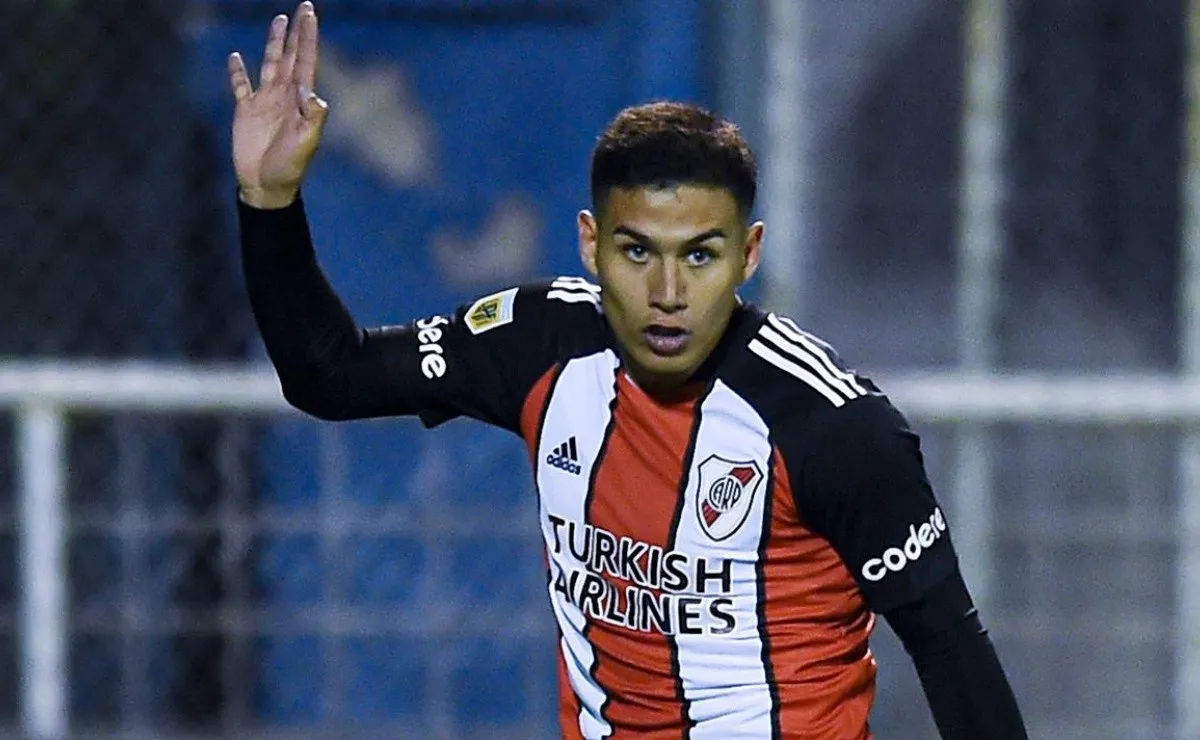 Alex Vigo regresará a River y será evaluado por Demichelis pero interesa en varios clubes.
