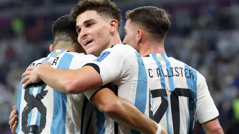 Julián, ovacionado por los hinchas y aclamado por sus compañeros