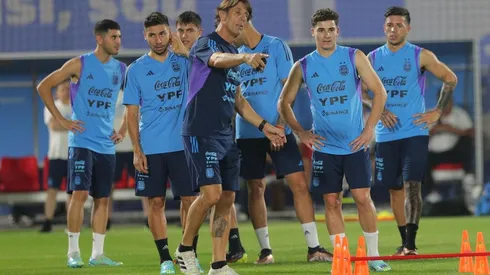 La Selección Argentina se prepara para enfrentar a Polonia en otro partido clave.