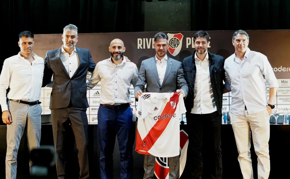La primera foto del nuevo cuerpo técnico de River