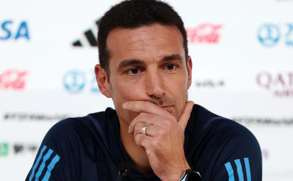 Scaloni se vio sorprendido por la consulta de un periodista que se equivocó de jugador.
