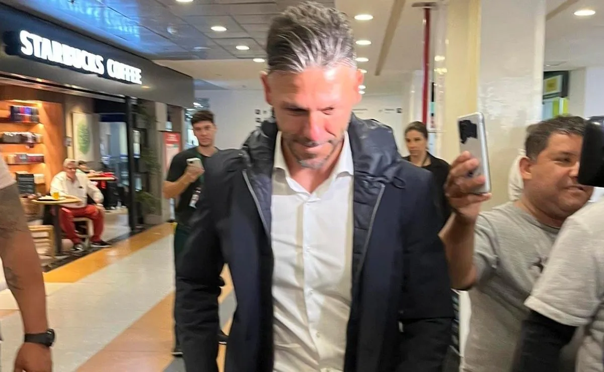 Martín Demichelis arribó a Buenos Aires este martes por la mañana.
