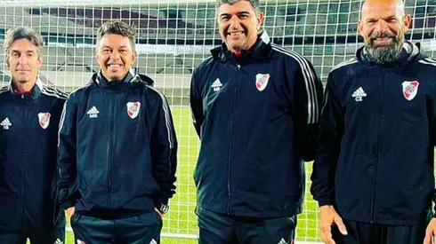 El Muñeco junto a su gran cuerpo técnico.