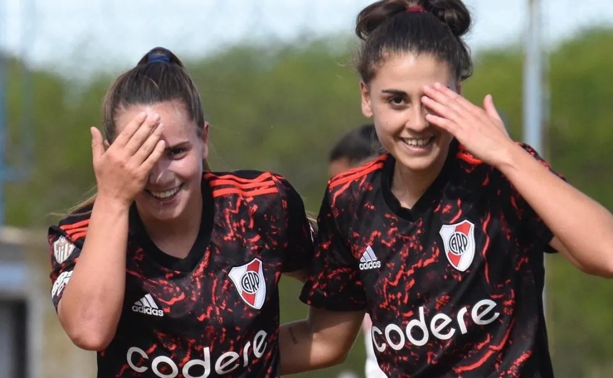 Las Más Grande vencieron a Huracán y se metieron en la final del certamen.