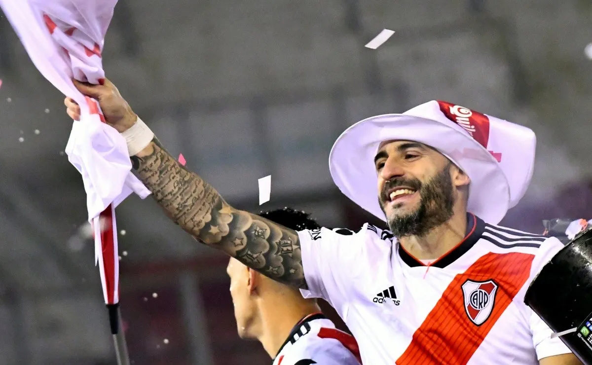 El defensor millonario confirmó que colgará los botines.