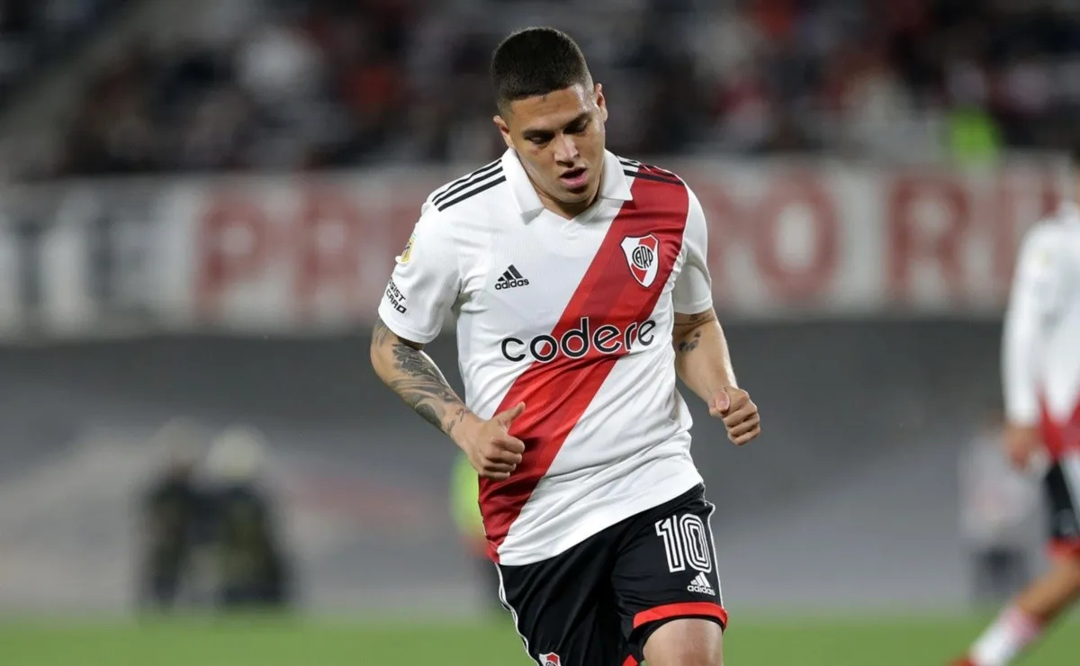 Juanfer quiere quedarse en River, pero su continuidad depende de las negociaciones que iniciarían en los próximos días.