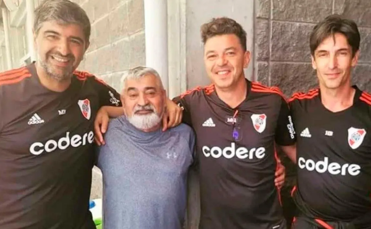 El cuerpo técnico junto a Pichi Quiroga.