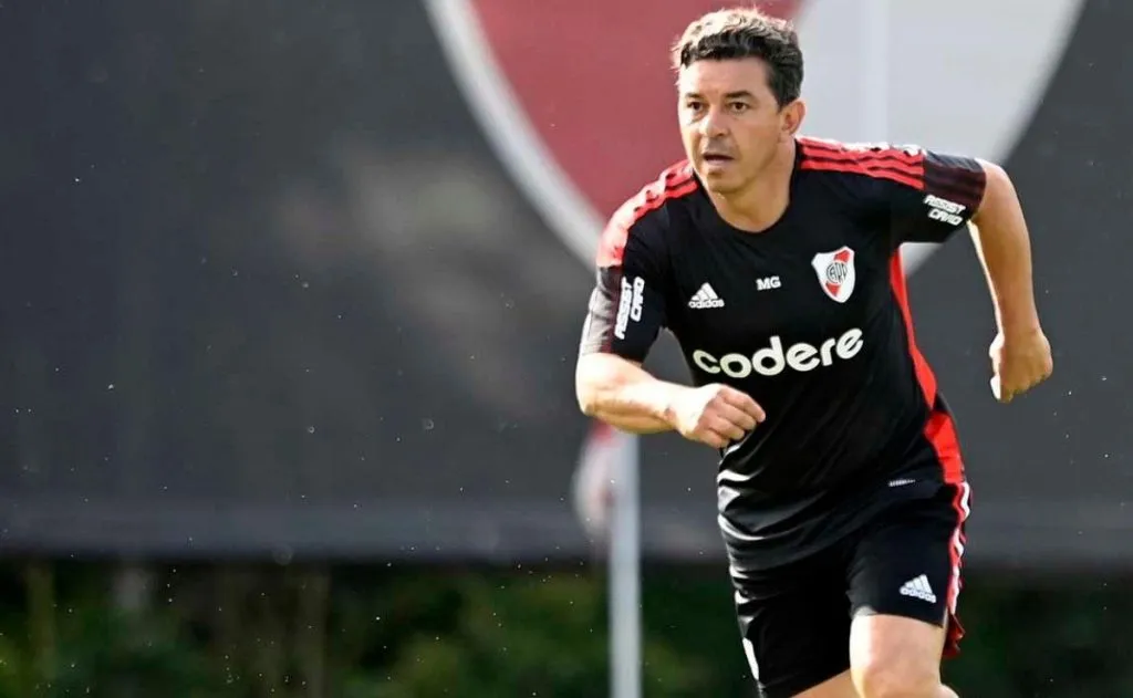 Marcelo Gallardo baja su línea de trabajo a los formadores de River. El trabajo con ellos es cotidiano a través de Gabriel Rodríguez.
