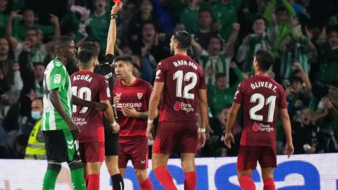 El ex hombre de River fue expulsado por una dura entrada en España.