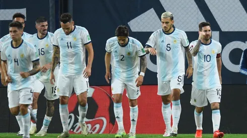 El zaguero tuvo que dejar al cancha en el entretiempo y encendió las alarmas.