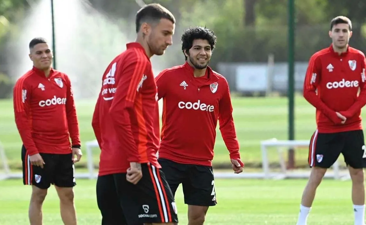 Rojas sumaría minutos ante Colo Colo y Betis en los amistosos.