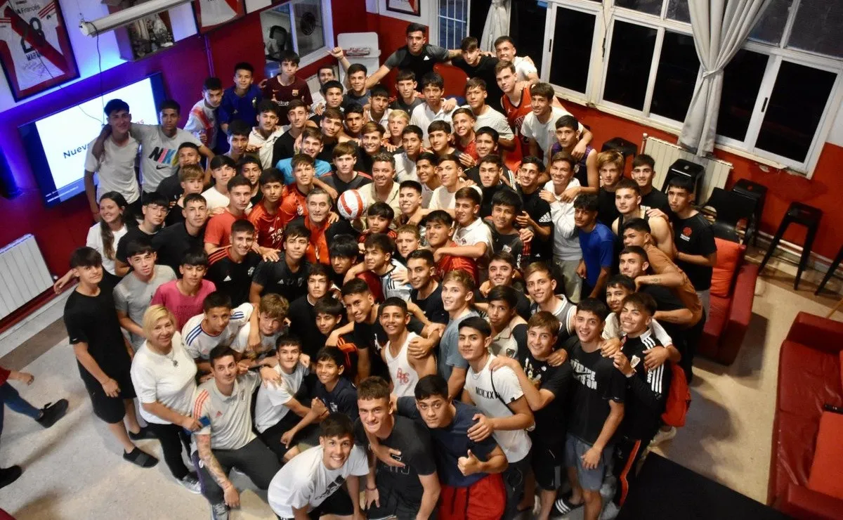 El Muñeco y el enorme gesto que tuvo con los juveniles de la pensión millonaria