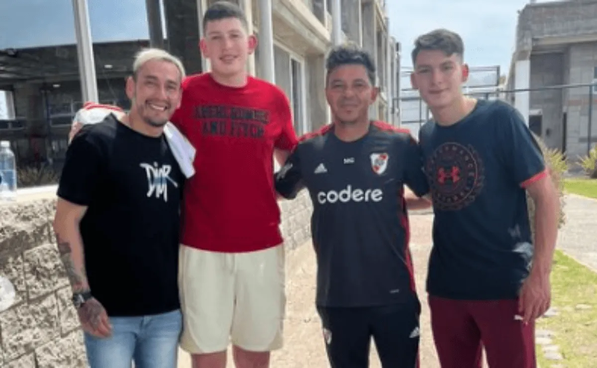 El ex mediocampista millonario se reencontró con el Muñeco en el River Camp.
