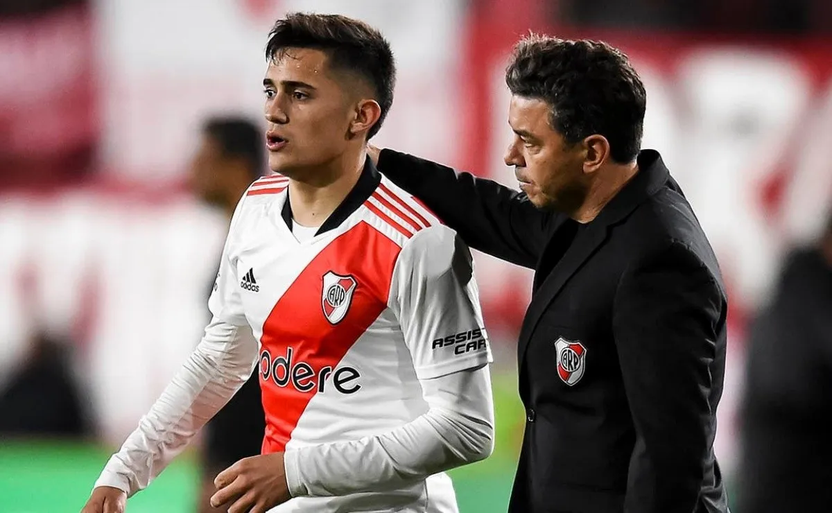 Solari junto al Muñeco.