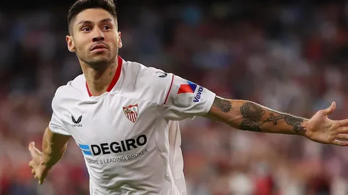 Cachete anotó para el Sevilla y festejó por primera vez en la Champions.