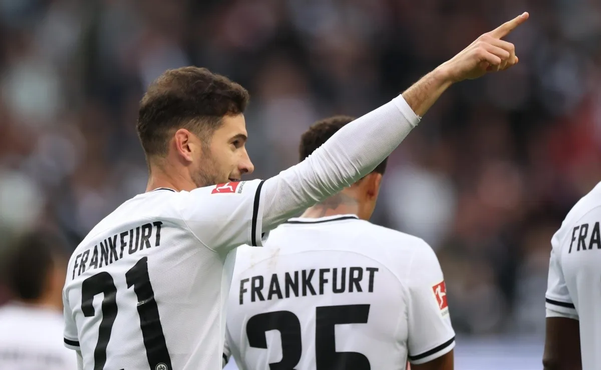 El Pipa volvió al gol ante el Leverkusen y cumplió con la inexorable "Ley del Ex"