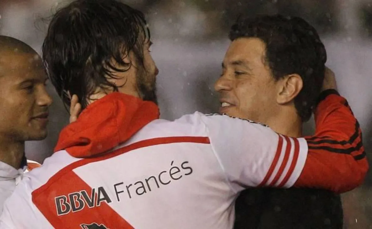 El agradecimiento eterno del Torito Cavenaghi luego de la obtención de la Sudamericana 2014.