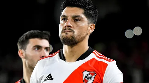 El mendocino le pasó la cinta de capitán a Armani para el segundo tiempo.