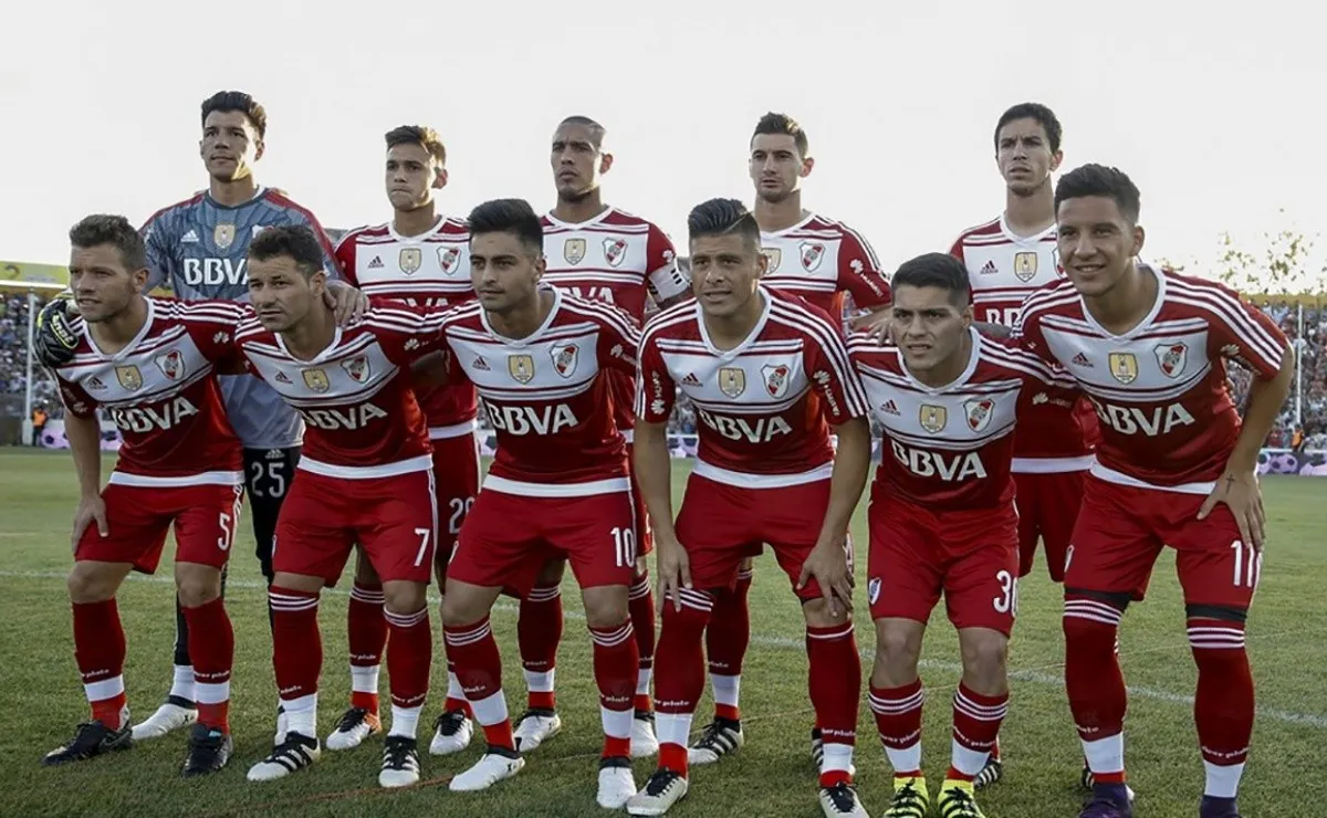 Los dos futbolistas que vistieron el Manto Sagrado quedarán libres a fin de año.