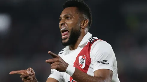 Se está volviendo una costumbre que el Monumental baile al ritmo del Colibrí.