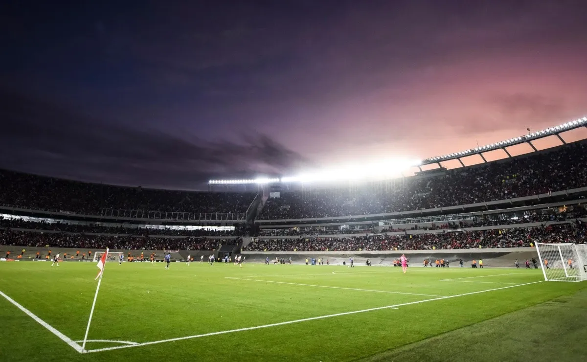El Monumental se prepara para recibir por última vez en el año a su público.
