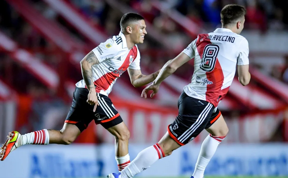 Juanfer, Beltrán y Palavecino, los goleadores de la noche.