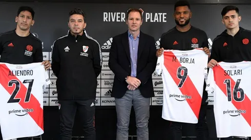 El Muñeco y el presidente junto a Aliendro, Borja y Solari, los refuerzos del último mercado de pases.