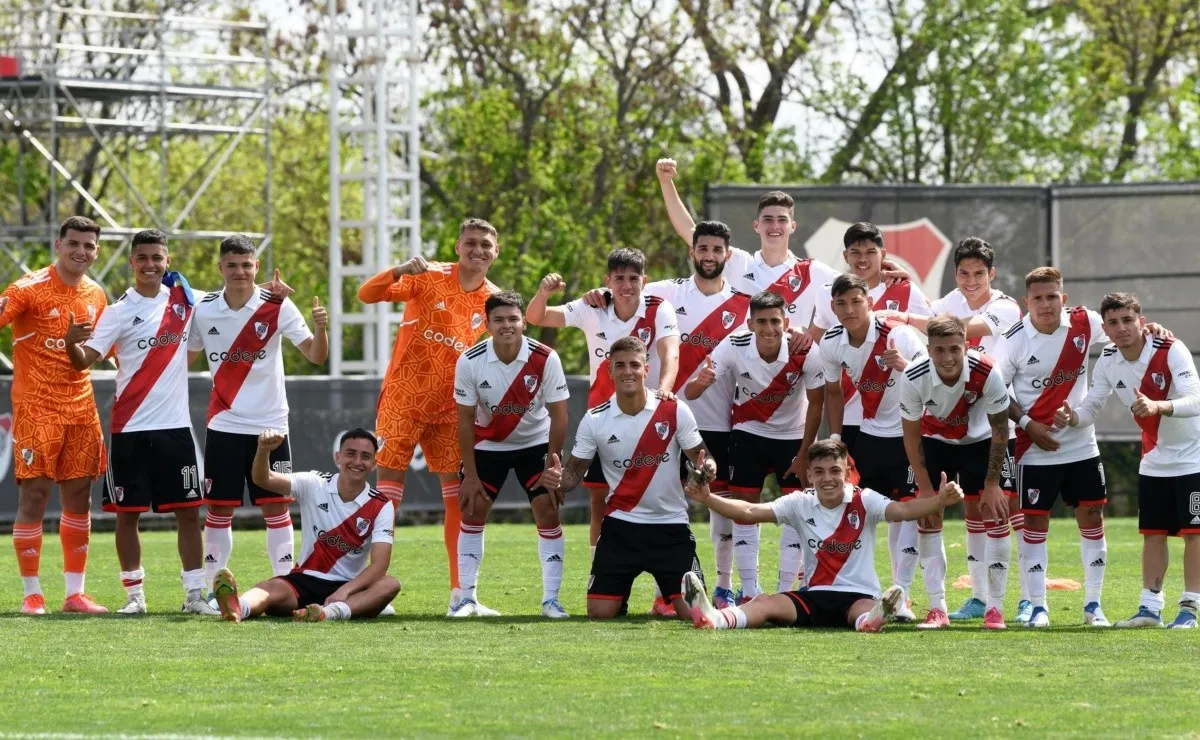 Jonathan La Rosa se aseguró la continuidad de una de las piezas importantes del equipo.