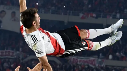 Ponzió fue llevado en andas por sus compañeros después del partido.