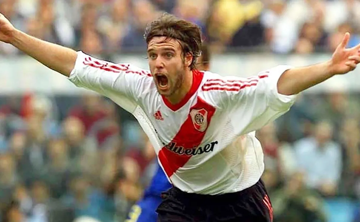 Fernando Cavenaghi y un grito de gol que todavía puede escucharse.