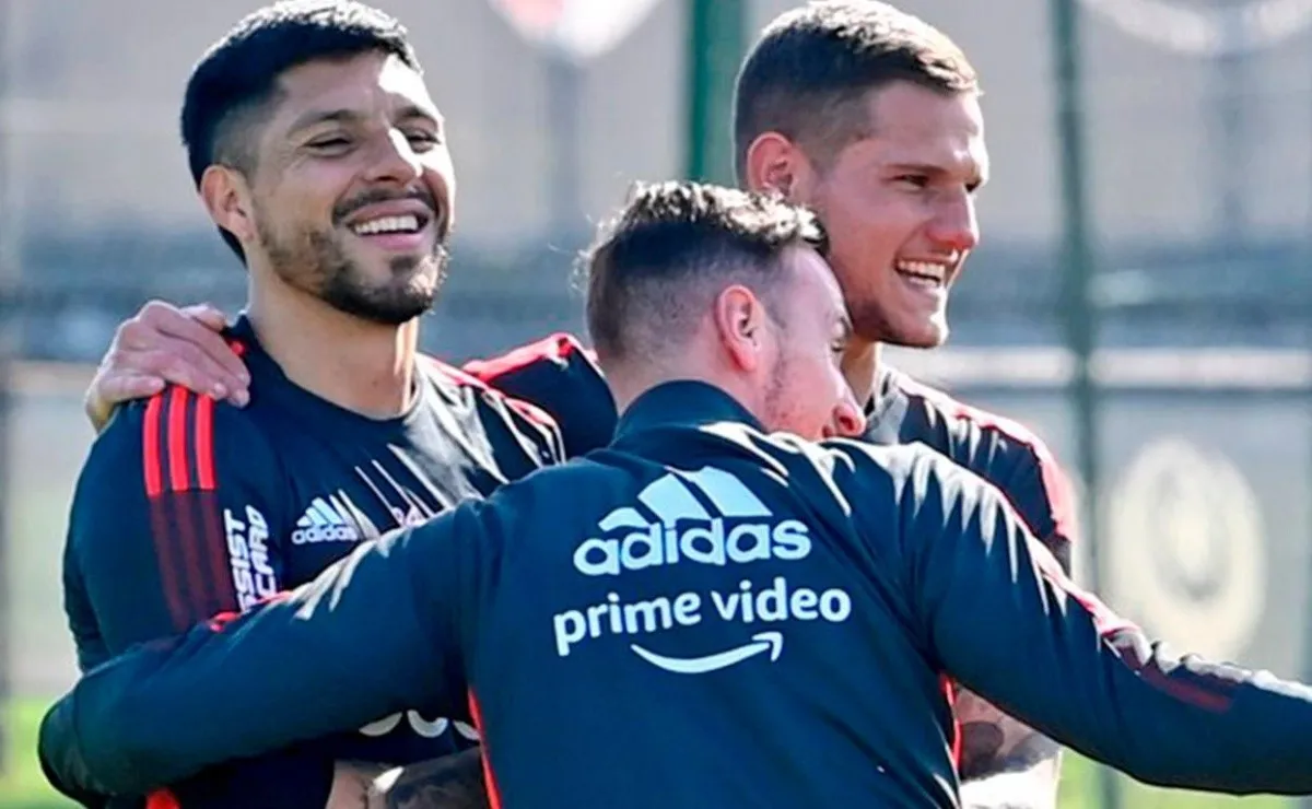 Este lunes el plantel se entrenó en el River Camp con una baja por gripe.