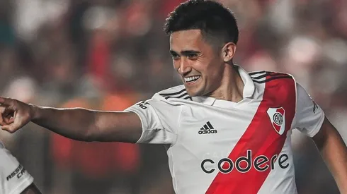 Puño en alto y pelota a casa, noche perfecta para Pablo Solari.