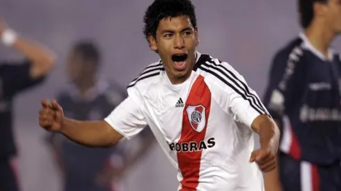 Andrés Ríos con la camiseta de River, allá lejos y hace tiempo