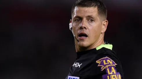 El encargado de impartir justicia en el Monumental.