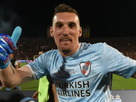 Armani va por una marca histórica en el arco de River