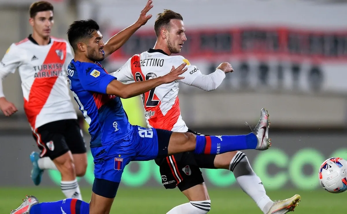 River se mide con Tigre por la fecha 16 de la Liga Profesional.