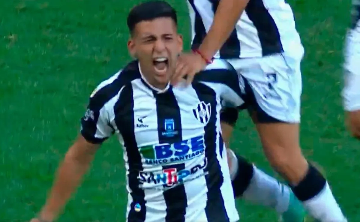 Hernán López Muñoz le hizo un golazo a Colón jugando para Central Córdoba.
