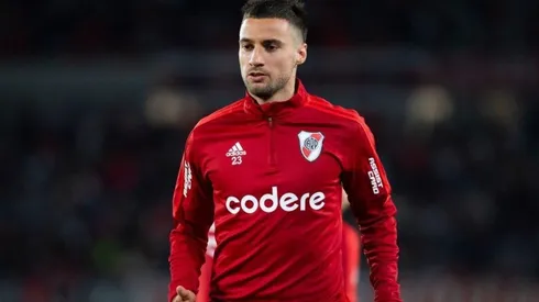 Emanuel Mammana tuvo una noche estelar ante Newell´s y se llevó una ovación de los hinchas.