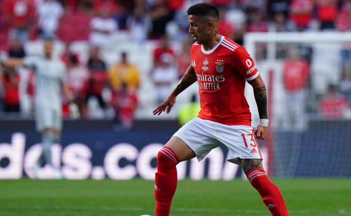Enzo Fernández generó gran revuelo por su gran inicio en el Benfica: los hinchas ya le dedicaron una canción y su DT habló maravillas de él.