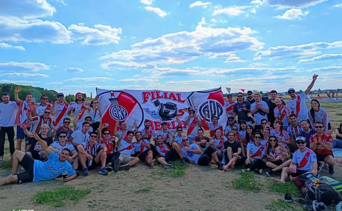 La Filial Berlín y una gran convocatoria en el tercer asado riverplatense.