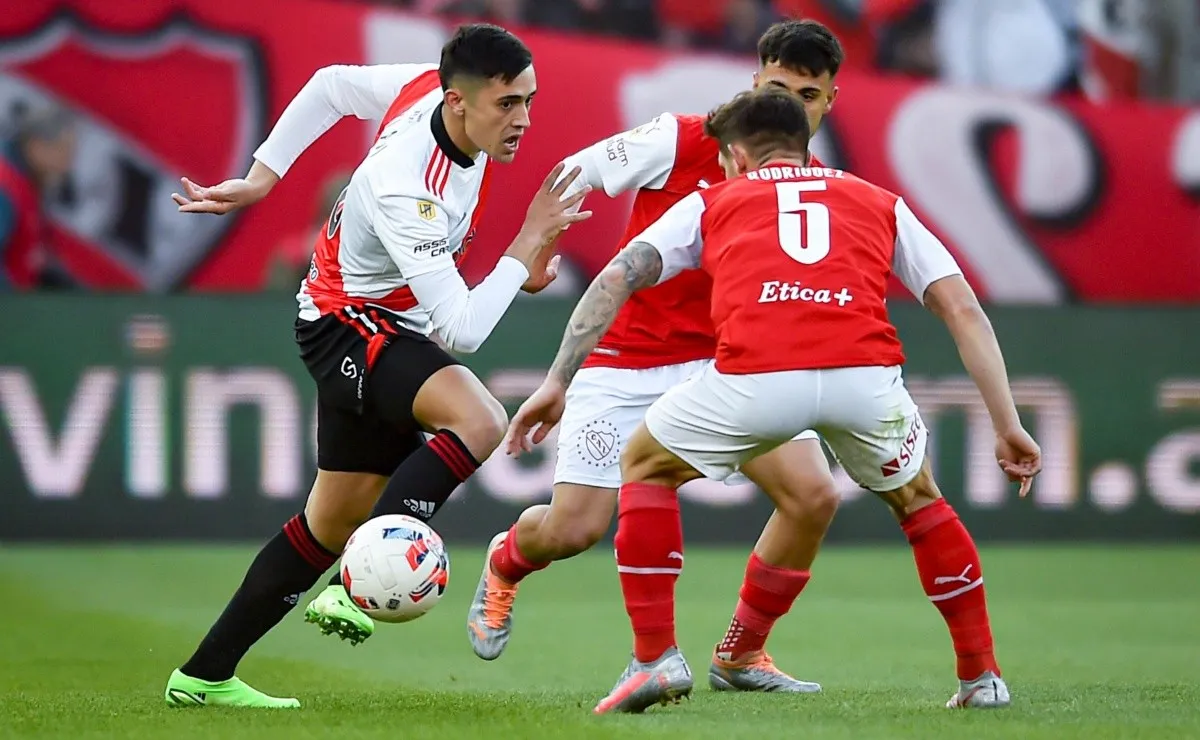 Pablo César Solari jugó su primer partido como titular en River.