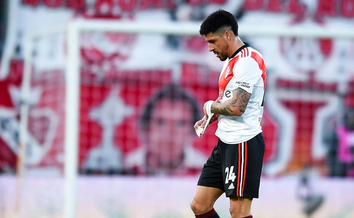 Enzo Pérez salió lesionado en River y encendió las alarmas.